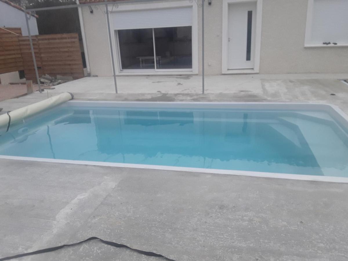 Maison Individuelle Neuve Avec Piscine 리무 외부 사진